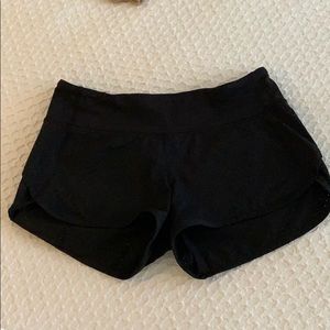 Lululemon black seamless shorts